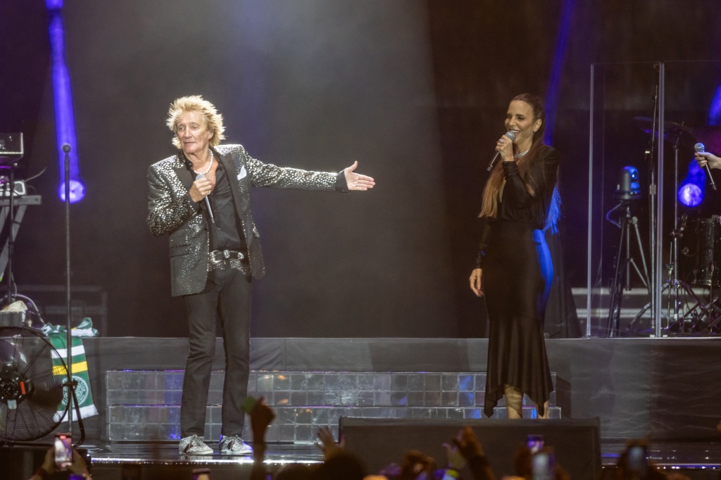 Rod Stewart e Ivete Sangalo protagonizam um memorável espetáculo, cativando a plateia com uma noite repleta de sucessos no palco do Allianz Parque